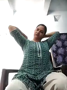 Snapshot of Anushka_Singh0 chatting on 04/21/26, 05:47 Anushka Singh0 online show from 04/21/26, 05:47