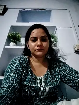 Snapshot of Anushka_Singh0 chatting on 04/30/26, 05:41 Anushka Singh0 online show from 04/30/26, 05:41
