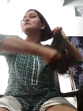 Snapshot of Anushka_Singh0 chatting on 05/01/26, 05:12 Anushka Singh0 online show from 05/01/26, 05:12