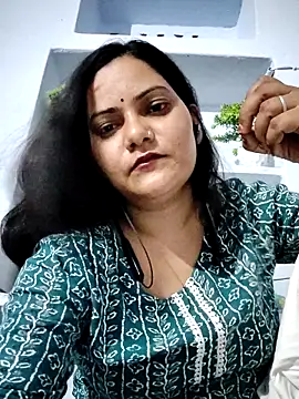 Snapshot of Anushka_Singh0 chatting on 05/12/26, 05:10 Anushka Singh0 online show from 05/12/26, 05:10