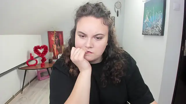 Snapshot of ElviraJoness chatting on 02/16/26, 12:12 ElviraJoness online show from 02/16/26, 12:12