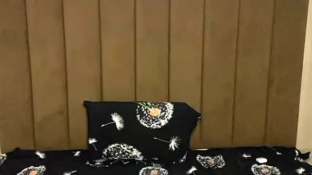 HereLora online show from 04/06/26, 10:16