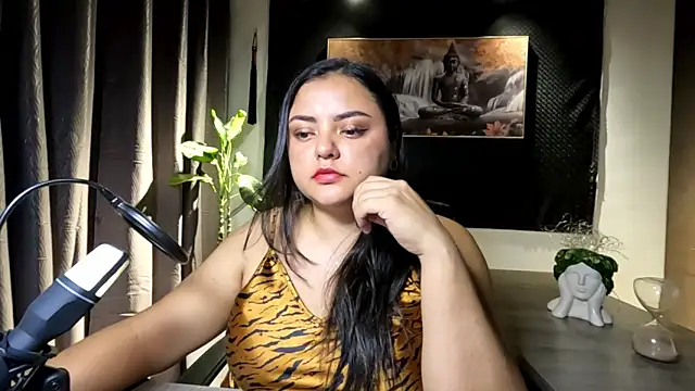 AzaraOnyx online show from 05/26/26, 02:46