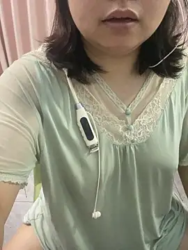 Snapshot of XIAXIA66 chatting on 02/14/26, 05:21 XIAXIA66 online show from 02/14/26, 05:21