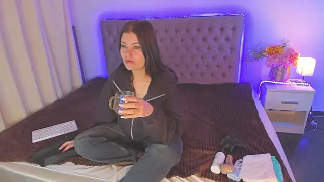 AmandaHoppe online show from 04/17/26, 05:21