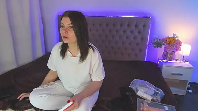 Snapshot of AmandaHoppe chatting on 06/26/26, 04:39 AmandaHoppe online show from 06/26/26, 04:39