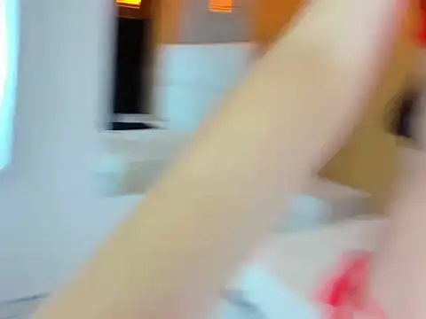 LolaWhite online show from 04/19/26, 04:34