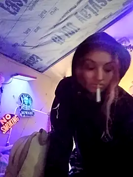 issyamazin online show from 04/08/26, 03:12