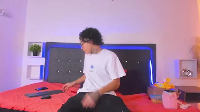 Ale cuzz online show from 03/17/26, 02:53