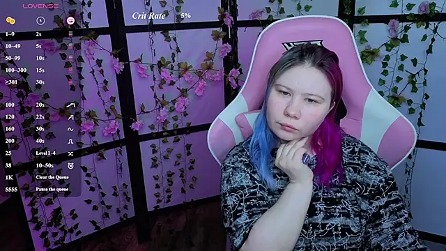 Snapshot of kitsune_little chatting on 06/18/26, 03:07 kitsune little online show from 06/18/26, 03:07