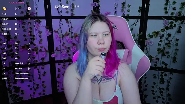 Snapshot of kitsune_little chatting on 06/22/26, 11:02 kitsune little online show from 06/22/26, 11:02