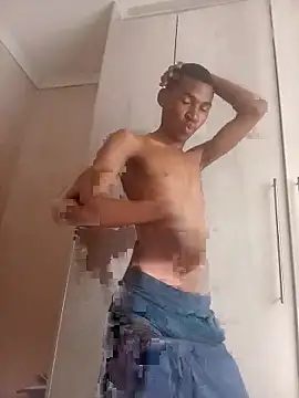 Leroyhotess online show from 02/15/26, 07:51