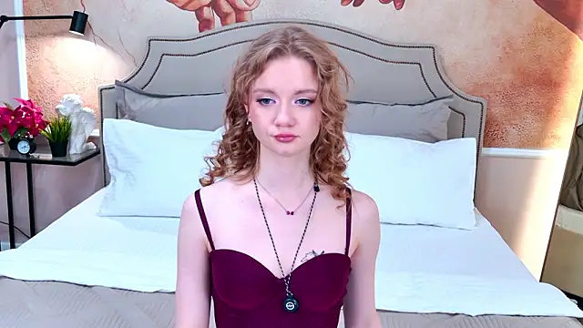 ElfieWhite online show from 03/18/26, 03:15