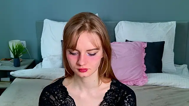 ElfieWhite online show from 05/11/26, 04:59