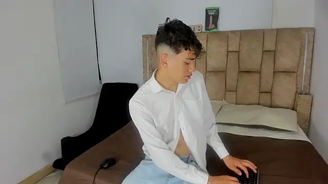 Noir Sebas online show from 03/08/26, 04:16