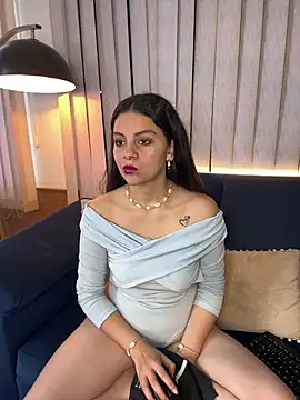 Snapshot of luisa__rosse chatting on 02/23/26, 11:51 luisa rosse online show from 02/23/26, 11:51