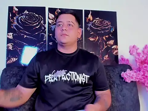 Snapshot of winy_hot chatting on 02/16/26, 11:12 winy hot online show from 02/16/26, 11:12