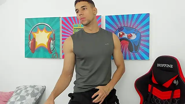 Thomas walker14 online show from 03/31/26, 12:49