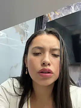 Miss Bella Flame online show from 07/03/26, 02:34