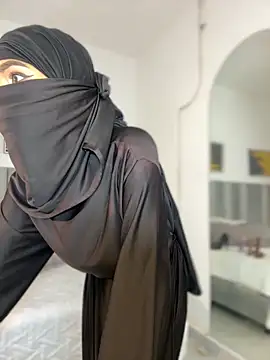 aminaa  online show from 02/16/26, 06:48