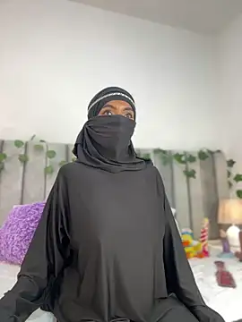 Snapshot of aminaa_ chatting on 03/19/26, 06:34 aminaa online show from 03/19/26, 06:34