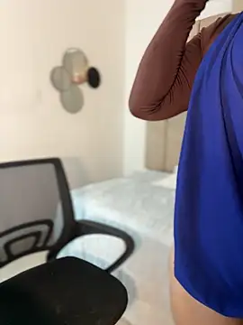 Snapshot of rashaaa_ chatting on 03/01/26, 02:13 rashaaa online show from 03/01/26, 02:13