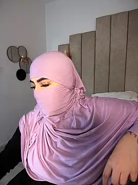 rashaaa  online show from 04/18/26, 03:10