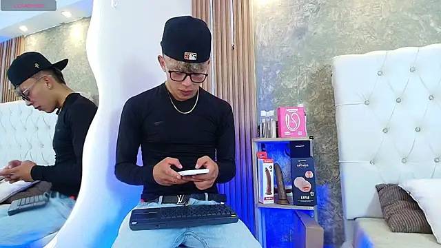 Dark Nico online show from 04/16/26, 04:02