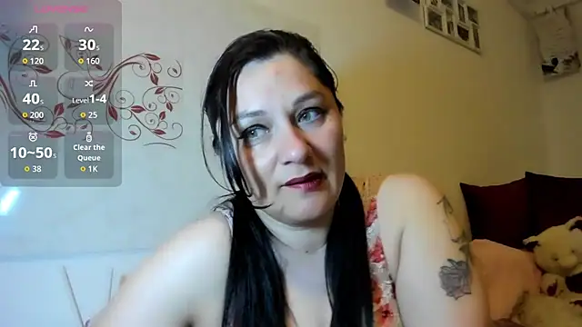Snapshot of EVELYNA88 chatting on 05/07/26, 10:48 EVELYNA88 online show from 05/07/26, 10:48