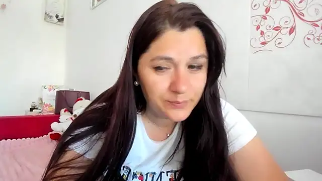 Snapshot of EVELYNA88 chatting on 05/26/26, 07:15 EVELYNA88 online show from 05/26/26, 07:15