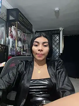 Snapshot of eimmy__skinny chatting on 04/18/26, 07:12 eimmy skinny online show from 04/18/26, 07:12