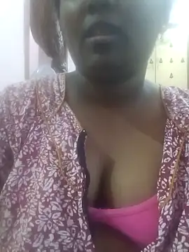 Snapshot of tamilkaviya431 chatting on 03/02/26, 04:58 tamilkaviya431 online show from 03/02/26, 04:58