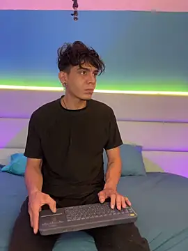 abrilandjulian online show from 03/16/26, 11:47