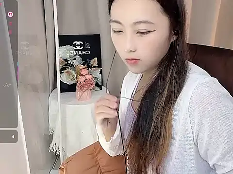 Snapshot of Lydia-668 chatting on 02/14/26, 04:42 Lydia-668 online show from 02/14/26, 04:42