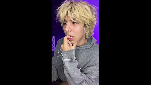 Snapshot of prince_oliverr chatting on 04/03/26, 05:05 prince oliverr online show from 04/03/26, 05:05