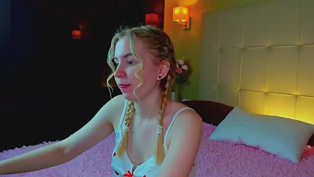 Linda  Bloom online show from 04/10/26, 01:11