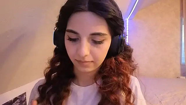 Snapshot of Blissmissataeses chatting on 02/16/26, 11:39 Blissmissataeses online show from 02/16/26, 11:39