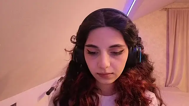 Snapshot of Blissmissataeses chatting on 02/17/26, 12:34 Blissmissataeses online show from 02/17/26, 12:34