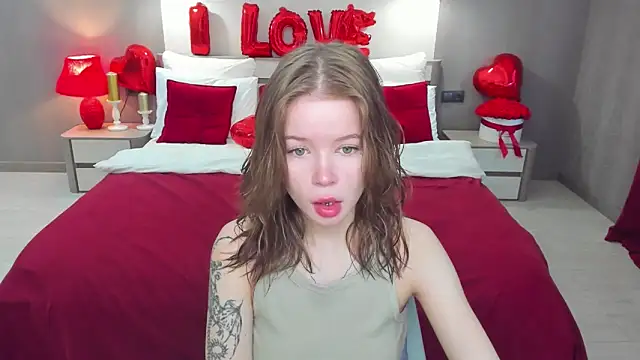 Snapshot of Violetta__Dreams chatting on 02/20/26, 04:42 Violetta Dreams online show from 02/20/26, 04:42