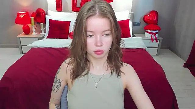 Snapshot of Violetta__Dreams chatting on 02/20/26, 06:26 Violetta Dreams online show from 02/20/26, 06:26