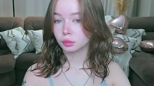 Snapshot of Violetta__Dreams chatting on 02/26/26, 06:40 Violetta Dreams online show from 02/26/26, 06:40