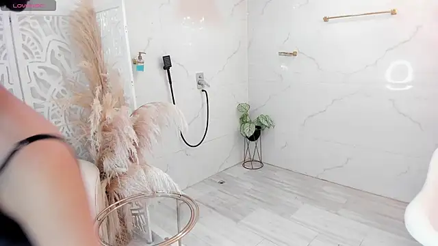 Snapshot of pinkmoon30 chatting on 02/24/26, 11:52 pinkmoon30 online show from 02/24/26, 11:52