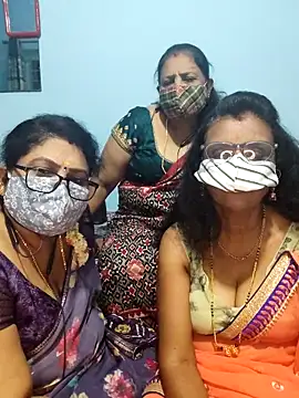 Snapshot of Kannadasexywifes chatting on 04/24/26, 04:31 Kannadasexywifes online show from 04/24/26, 04:31