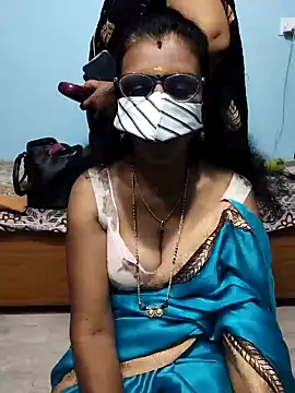 Snapshot of Kannadasexywifes chatting on 04/25/26, 01:41 Kannadasexywifes online show from 04/25/26, 01:41