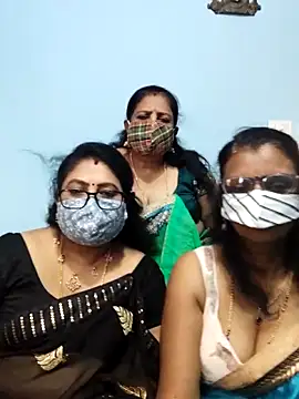 Snapshot of Kannadasexywifes chatting on 04/26/26, 01:47 Kannadasexywifes online show from 04/26/26, 01:47