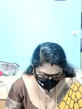 Snapshot of Kannadasexywifes chatting on 05/07/26, 05:18 Kannadasexywifes online show from 05/07/26, 05:18