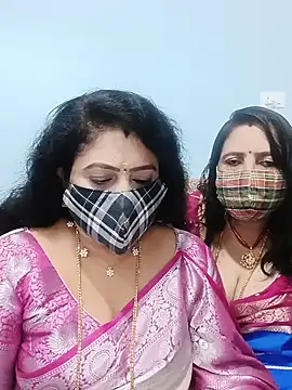 Snapshot of Kannadasexywifes chatting on 05/31/26, 07:04 Kannadasexywifes online show from 05/31/26, 07:04