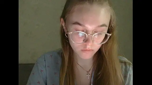 Snapshot of melissashineee chatting on 02/22/26, 01:42 melissashineee online show from 02/22/26, 01:42