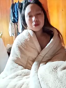 Snapshot of Pretty_girl_2 chatting on 02/20/26, 01:11 Pretty girl 2 online show from 02/20/26, 01:11