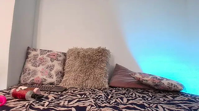 Snapshot of Abril_milf11 chatting on 03/26/26, 12:11 Abril milf11 online show from 03/26/26, 12:11